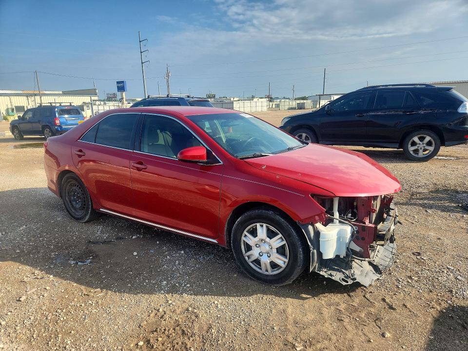 54630526 :رقم المزاد ، 4T4BF1FK7ER403917 vin ، 2014 Toyota Camry مزاد بيع