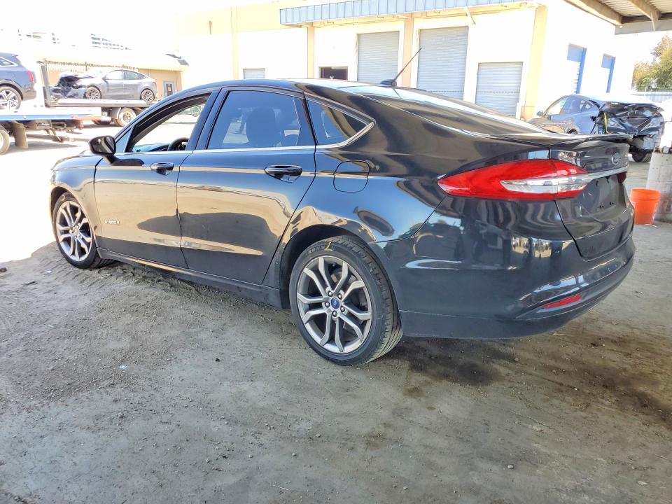 53852276 :رقم المزاد ، 3FA6P0LU3HR315431 vin ، 2017 Ford Fusion مزاد بيع