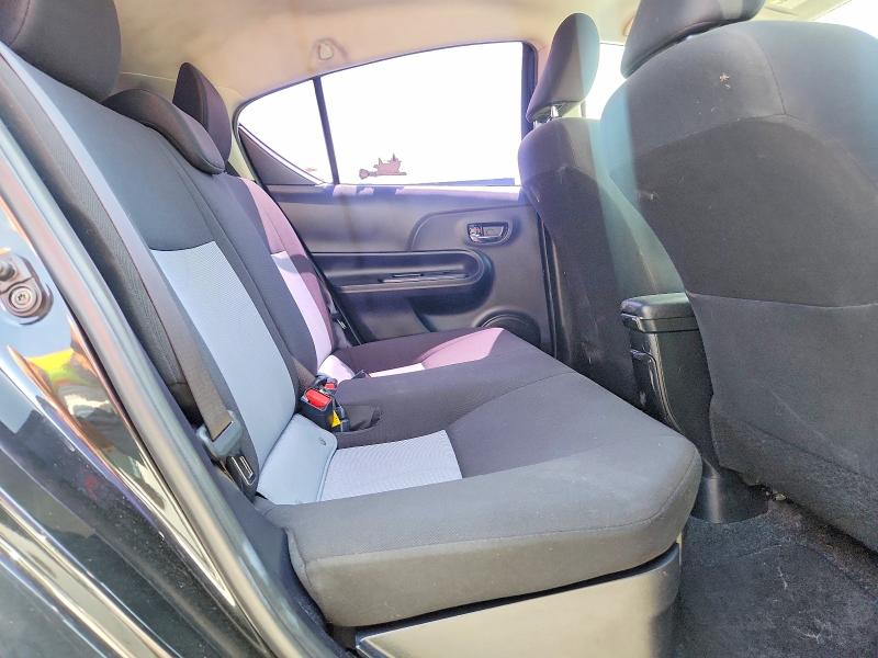53073106 :رقم المزاد ، JTDKDTB34J1611182 vin ، 2018 Toyota Prius C مزاد بيع