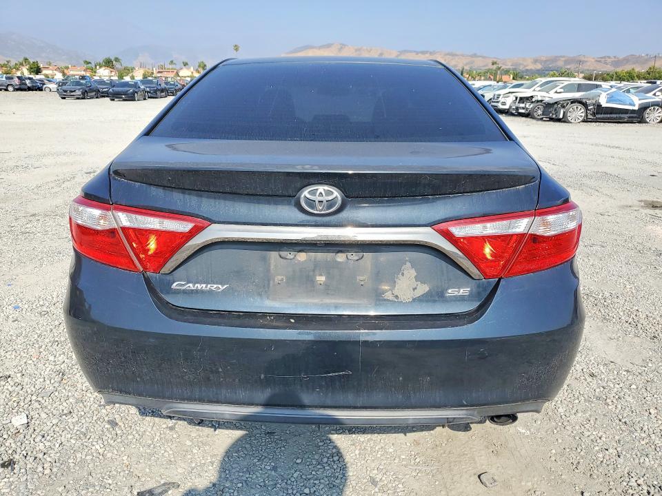 53401736 :رقم المزاد ، 4T1BF1FK4FU499761 vin ، 2015 Toyota Camry مزاد بيع