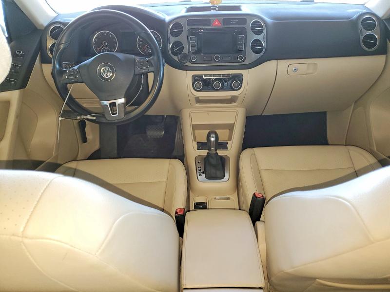 2011 Volkswagen Tiguan მანქანა იყიდება აუქციონზე, vin: WVGAV7AX7BW515325, აუქციონის ნომერი: 53105246