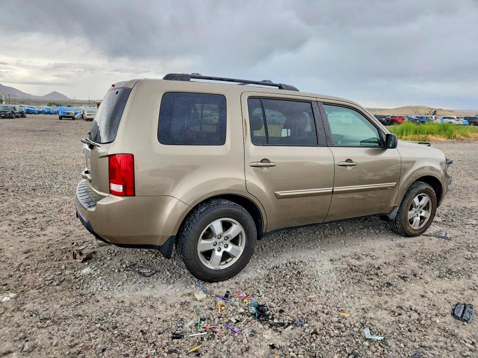 55768926 :رقم المزاد ، 5FNYF4H47AB006140 vin ، 2010 Honda Pilot مزاد بيع