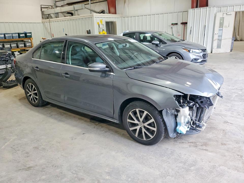 55574436 :رقم المزاد ، 3VWDB7AJ3HM367430 vin ، 2017 Volkswagen Jetta مزاد بيع