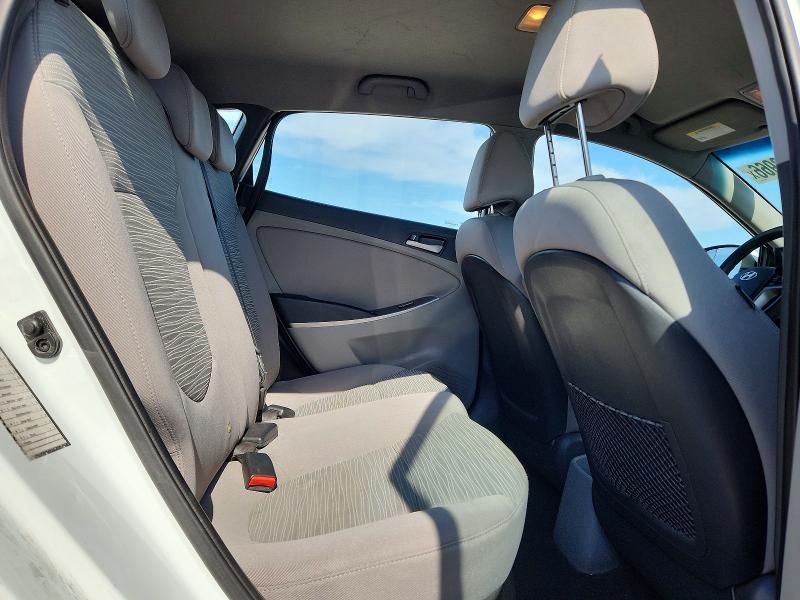 52908966 :رقم المزاد ، KMHCT5AE7FU219739 vin ، 2015 Hyundai Accent مزاد بيع