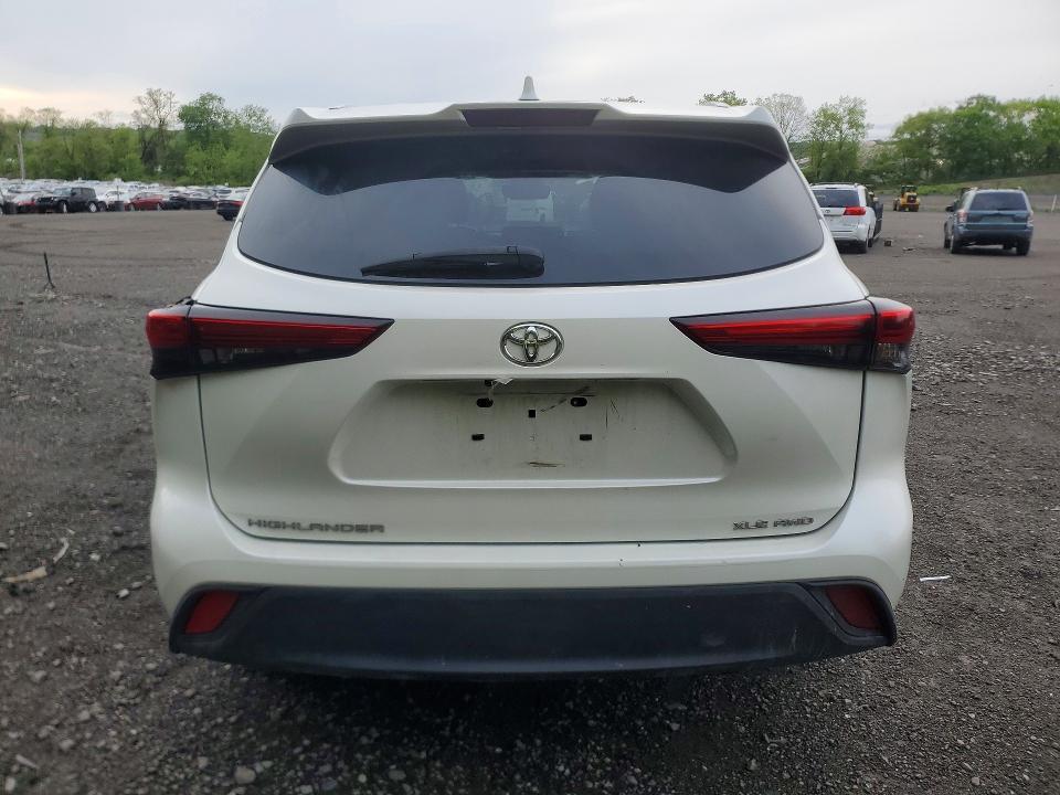 Продажа на аукционе авто 2021 Toyota Highlander, vin: 5TDGZRBH9MS119826, номер лота: 52562286