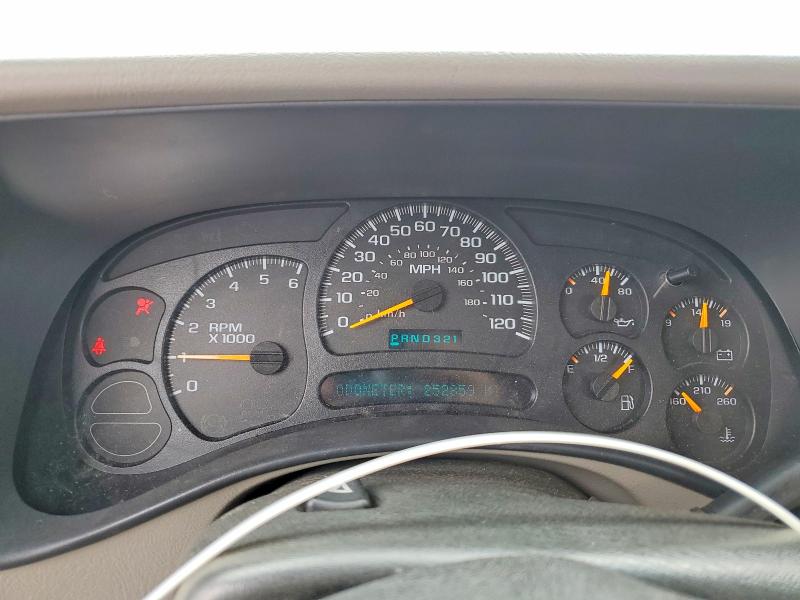 2005 Chevrolet Silverado მანქანა იყიდება აუქციონზე, vin: 2GCEC13T851229935, აუქციონის ნომერი: 53446406