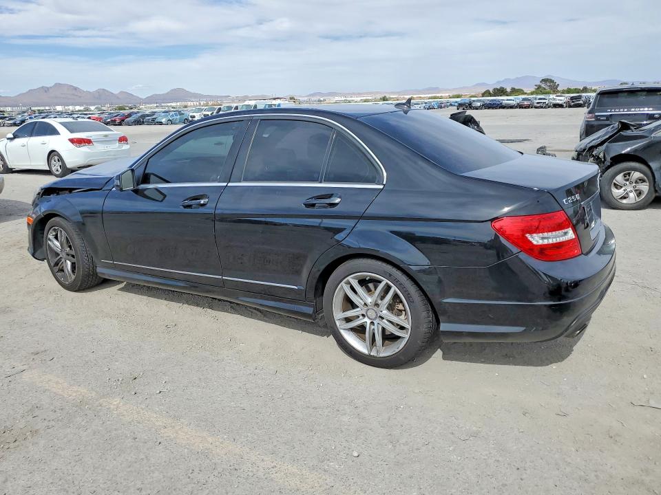 2014 Mercedes-benz C მანქანა იყიდება აუქციონზე, vin: WDDGF4HB9EA943800, აუქციონის ნომერი: 52460926