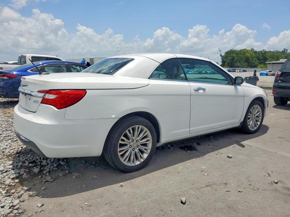 55138256 :رقم المزاد ، 1C3BC7EG6BN554720 vin ، 2011 Chrysler 200 مزاد بيع