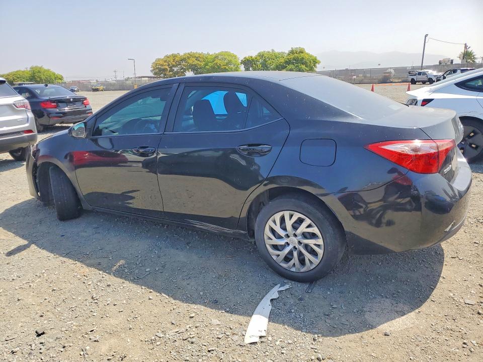 Продажа на аукционе авто 2018 Toyota Corolla, vin: 5YFBURHEXJP833569, номер лота: 47665626