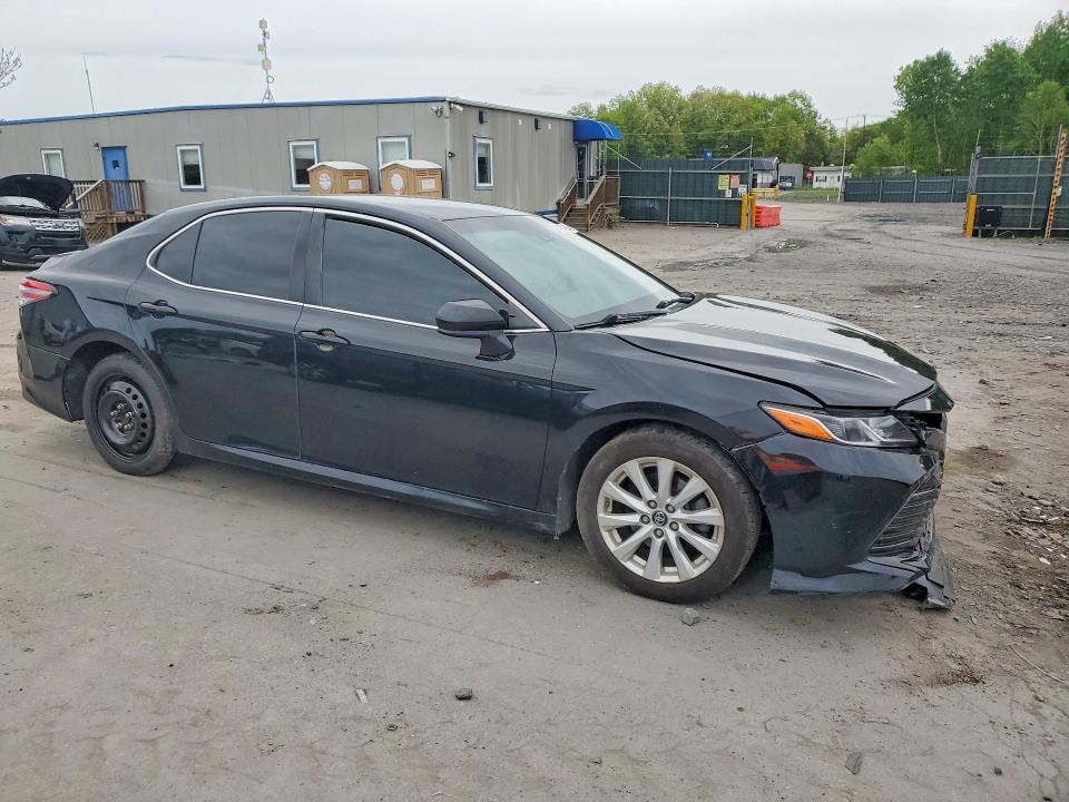 2018 Toyota Camry მანქანა იყიდება აუქციონზე, vin: 4T1B11HK0JU606132, აუქციონის ნომერი: 54780466
