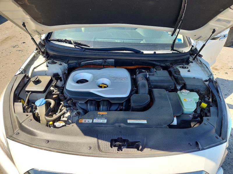 2016 Hyundai Sonata Hybrid მანქანა იყიდება აუქციონზე, vin: KMHE34L15GA015795, აუქციონის ნომერი: 52445556