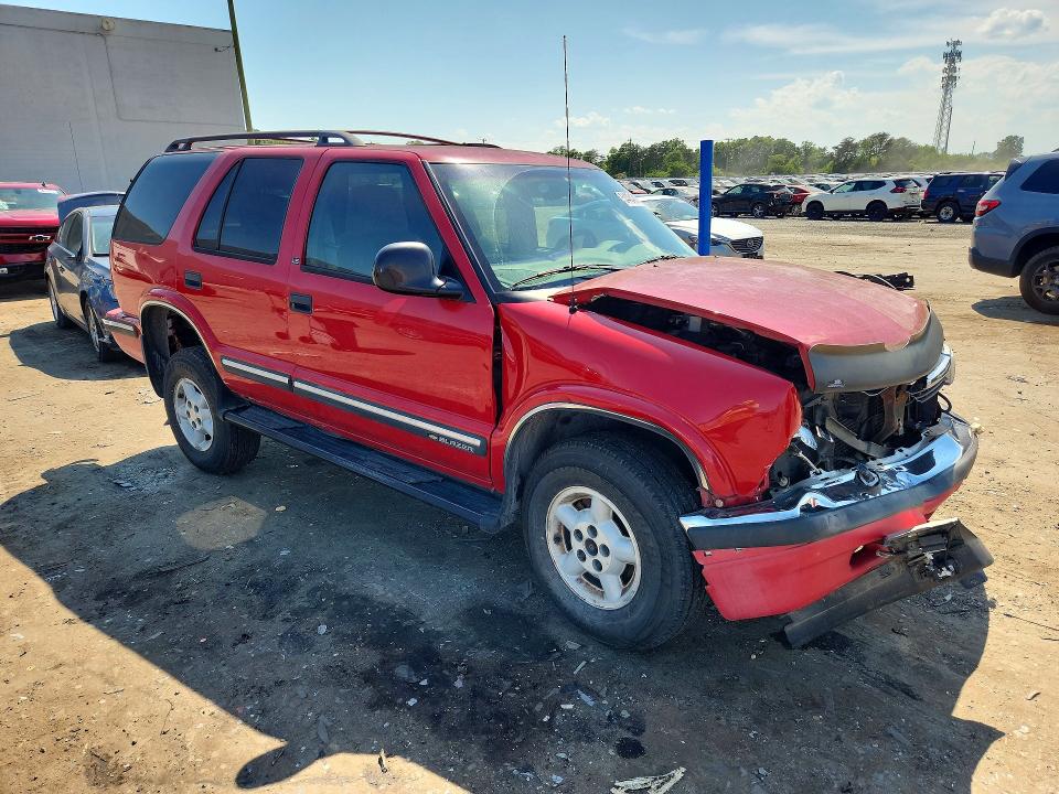 1998 Chevrolet Blazer მანქანა იყიდება აუქციონზე, vin: 1GNDT13W0W2105768, აუქციონის ნომერი: 54434586