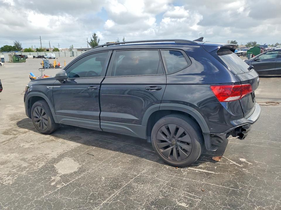 54864786 :رقم المزاد ، 3VVCX7B28NM031342 vin ، 2022 Volkswagen Taos مزاد بيع