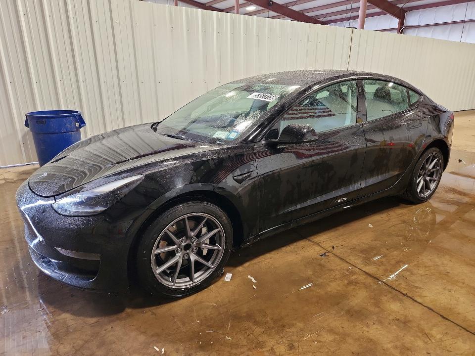 53573156 :رقم المزاد ، 5YJ3E1EA6NF369587 vin ، 2022 Tesla Model 3 مزاد بيع