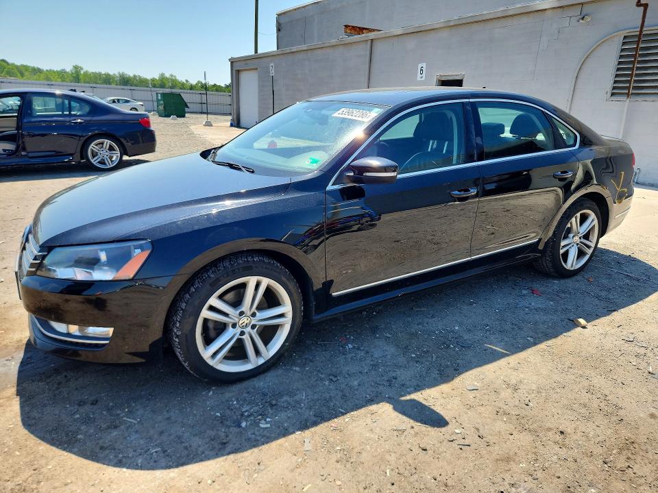 53962286 :رقم المزاد ، 1VWCN7A30EC007792 vin ، 2014 Volkswagen Passat مزاد بيع