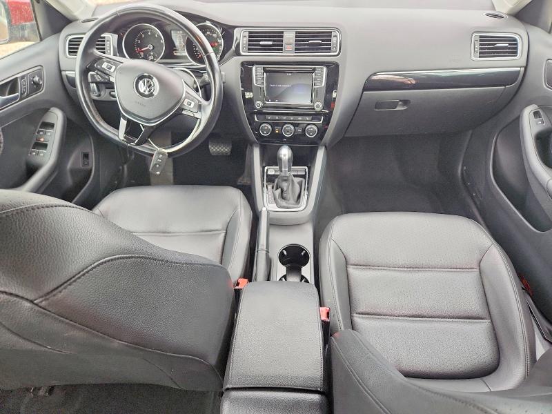 52541726 :رقم المزاد ، 3VWL17AJ1HM256034 vin ، 2017 Volkswagen Jetta مزاد بيع