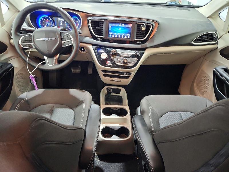 52904696 :رقم المزاد ، 2C4RC1AG5LR187665 vin ، 2020 Chrysler Voyager مزاد بيع