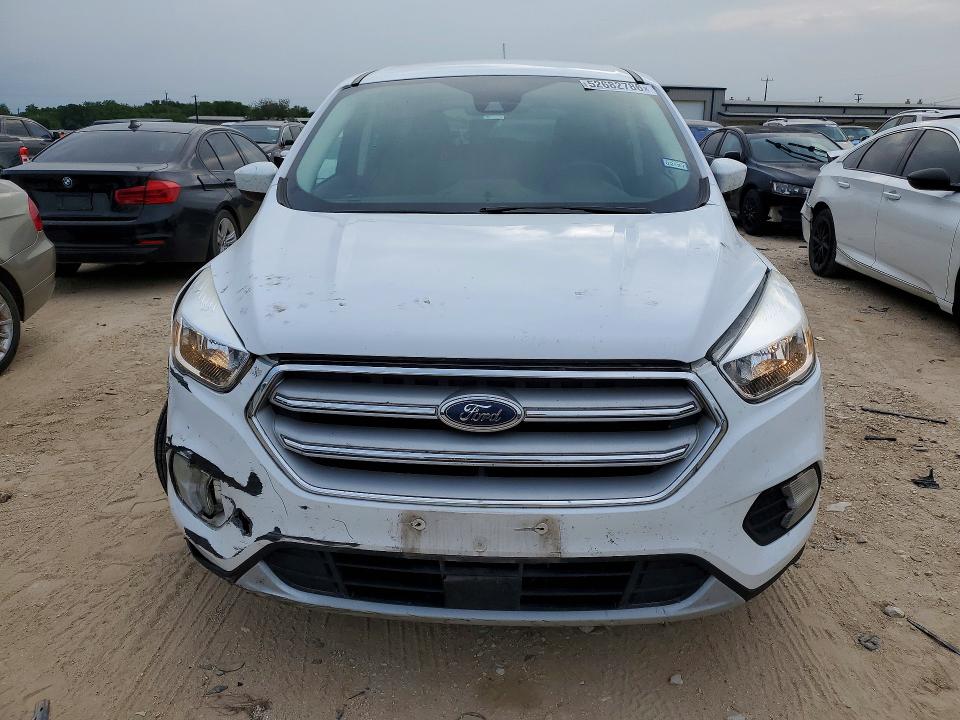 52682786 :رقم المزاد ، 1FMCU0GD2KUB65260 vin ، 2019 Ford Escape مزاد بيع