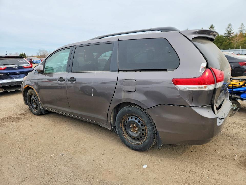 2013 Toyota Sienna მანქანა იყიდება აუქციონზე, vin: 5TDZK3DCXDS293044, აუქციონის ნომერი: 51074966