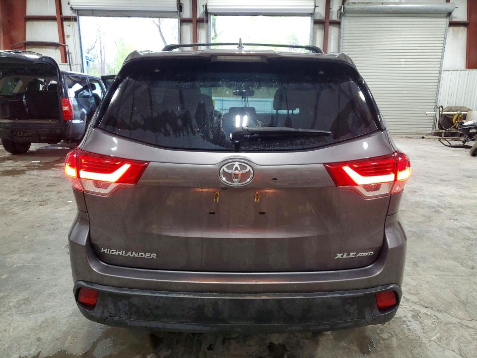 2019 Toyota Highlander მანქანა იყიდება აუქციონზე, vin: 5TDJZRFH0KS578756, აუქციონის ნომერი: 51846066