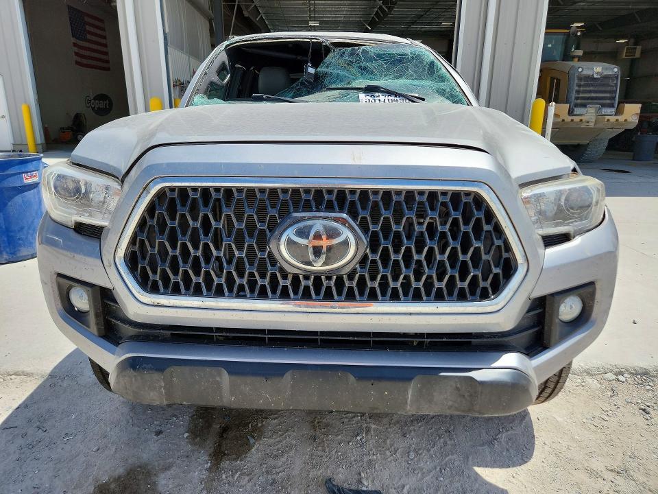 2018 Toyota Tacoma მანქანა იყიდება აუქციონზე, vin: 3TMCZ5AN0JM123497, აუქციონის ნომერი: 53176496