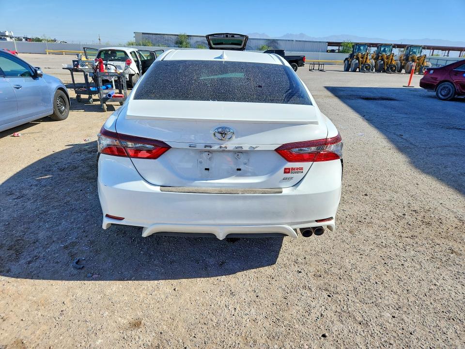 Продажа на аукционе авто 2022 Toyota Camry, vin: 4T1G11AK4NU647577, номер лота: 54282316