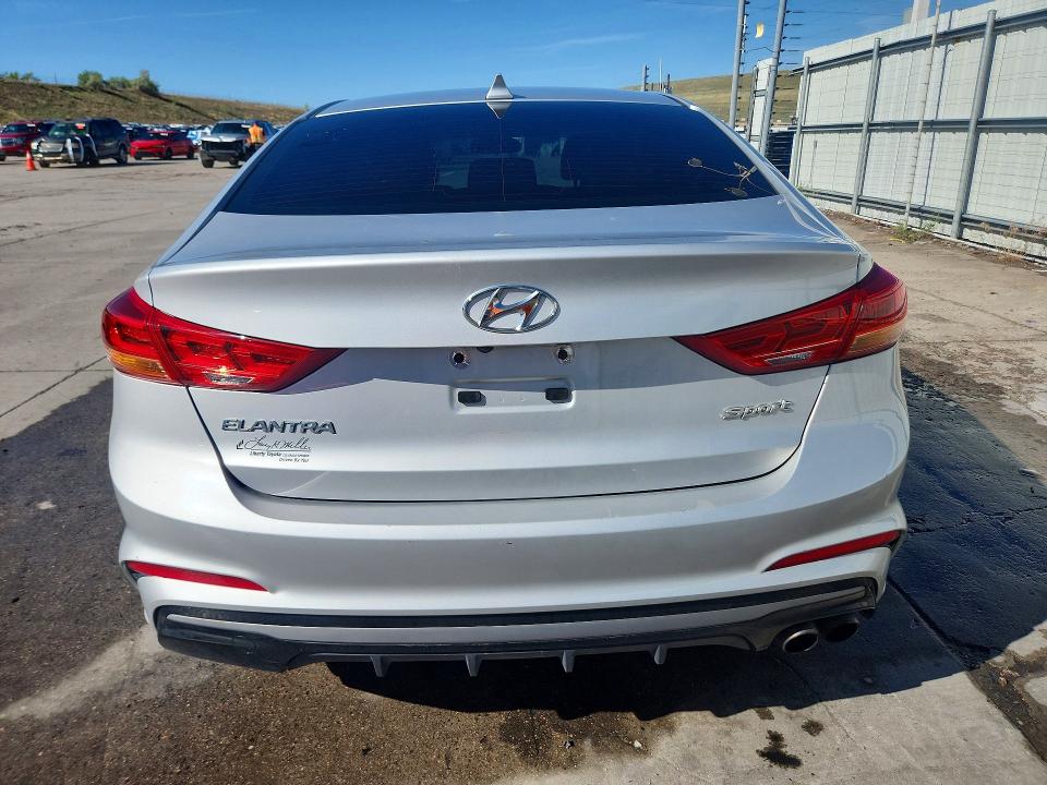 Продаж на аукціоні авто 2018 Hyundai Elantra, vin: KMHD04LB8JU519552, номер лоту: 54540516