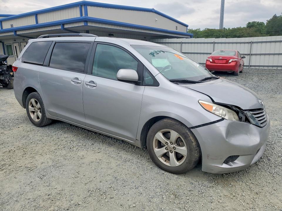 53277466 :رقم المزاد ، 5TDKZ3DC9HS831798 vin ، 2017 Toyota Sienna مزاد بيع