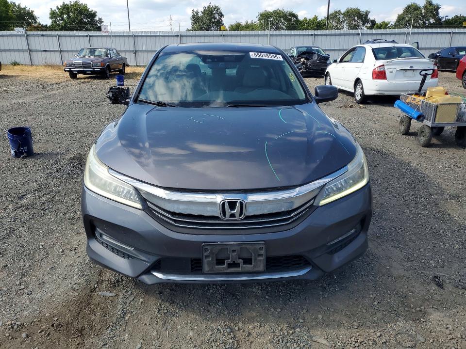 Продажа на аукционе авто 2017 Honda Accord, vin: 1HGCR3F92HA011406, номер лота: 55038596