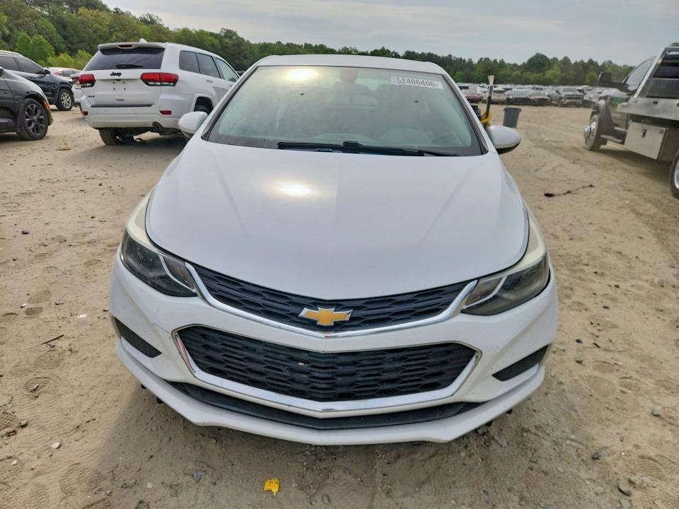 52406406 :رقم المزاد ، 1G1BE5SM2J7220989 vin ، 2018 Chevrolet Cruz مزاد بيع