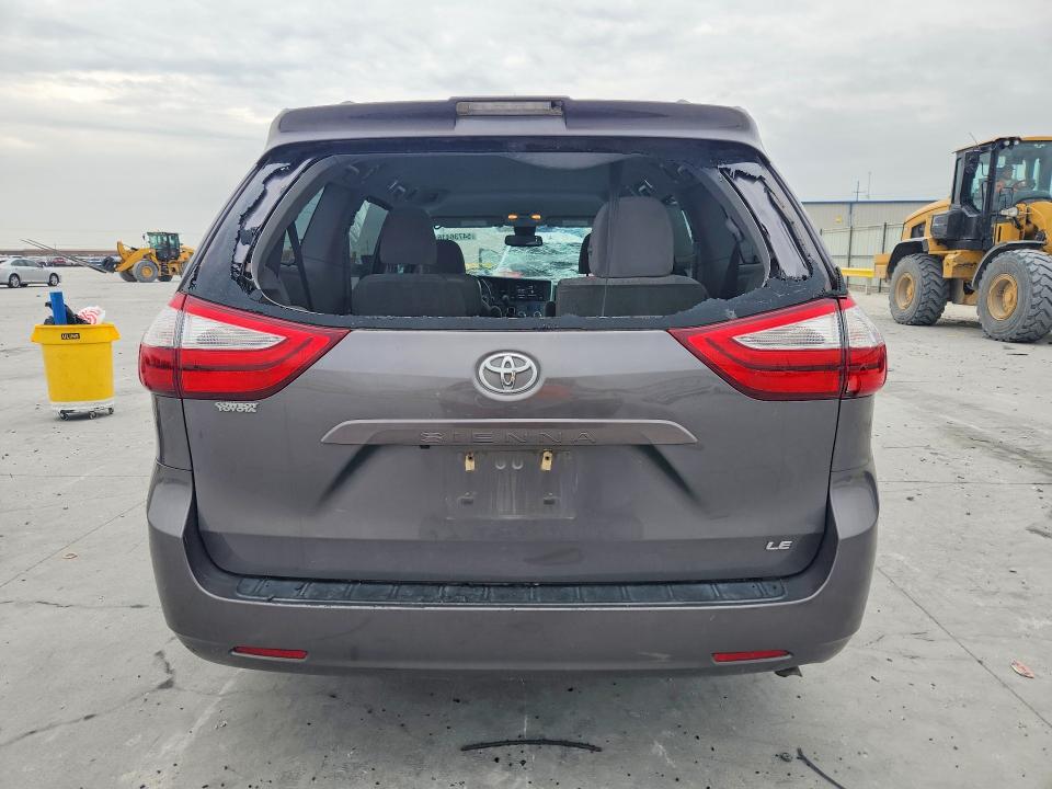 2018 Toyota Sienna მანქანა იყიდება აუქციონზე, vin: 5TDKZ3DC8JS921997, აუქციონის ნომერი: 54736416