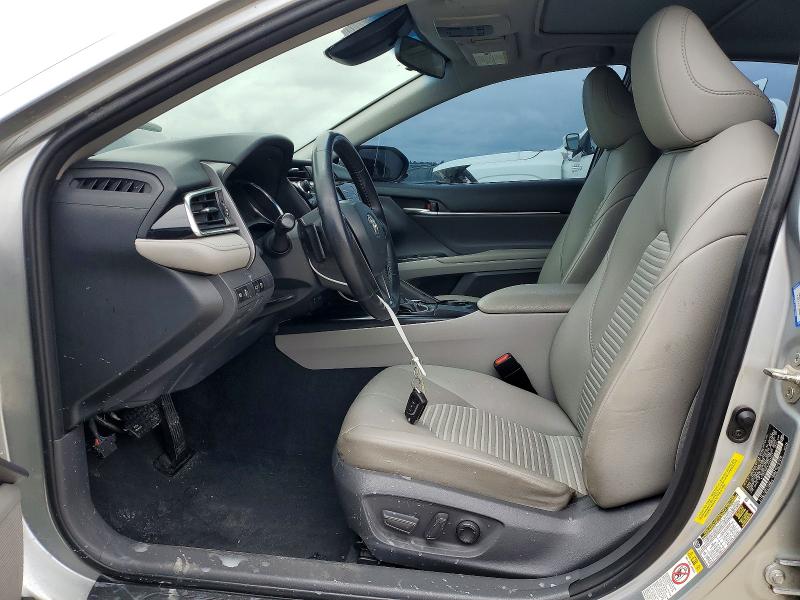 53135936 :رقم المزاد ، 4T1B11HK4JU048401 vin ، 2018 Toyota Camry مزاد بيع