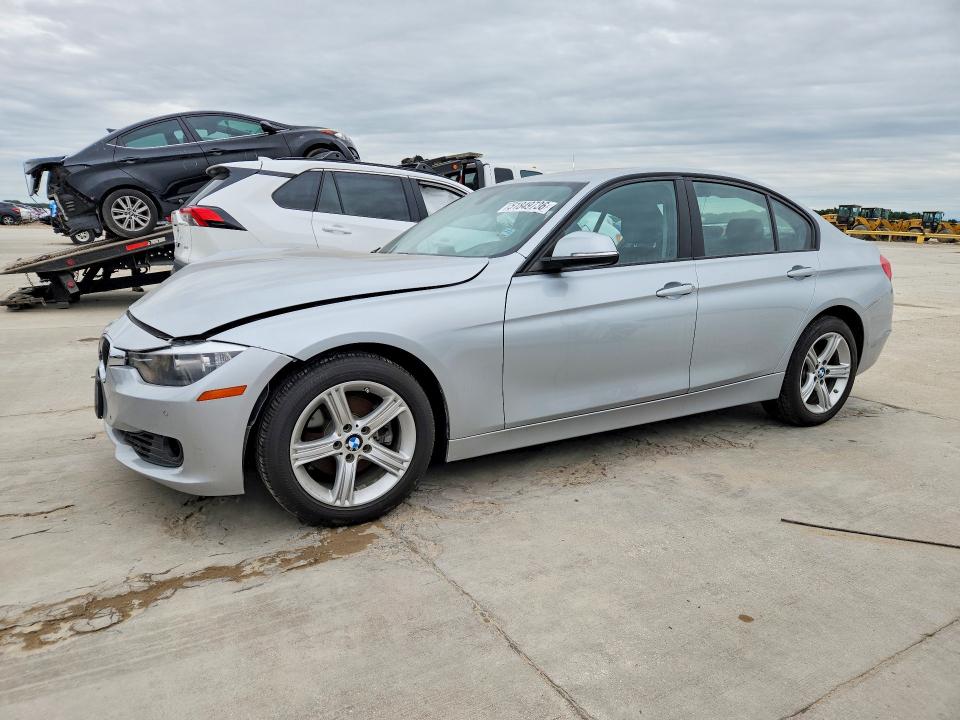 2015 Bmw 328 მანქანა იყიდება აუქციონზე, vin: WBA3A5G56FNS89578, აუქციონის ნომერი: 51849736