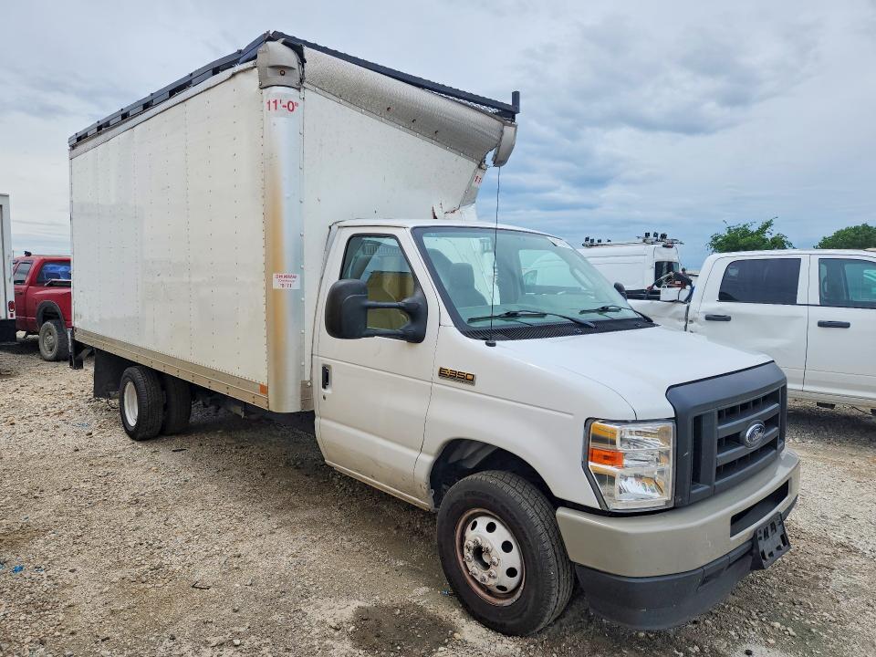 50916876 :رقم المزاد ، 1FDWE3FN0NDC00677 vin ، 2022 Ford Econoline مزاد بيع