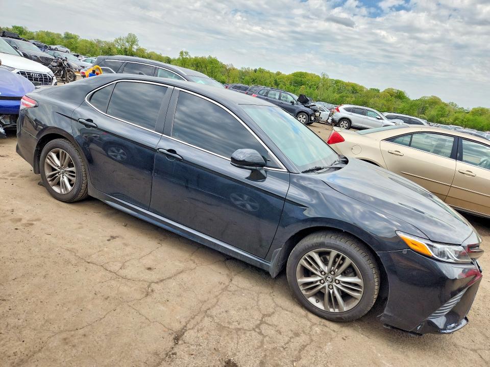 52520926 :رقم المزاد ، 4T1B11HK0KU808874 vin ، 2019 Toyota Camry مزاد بيع