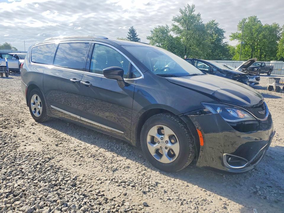 53229626 :رقم المزاد ، 2C4RC1EG4HR817029 vin ، 2017 Chrysler Pacifica مزاد بيع