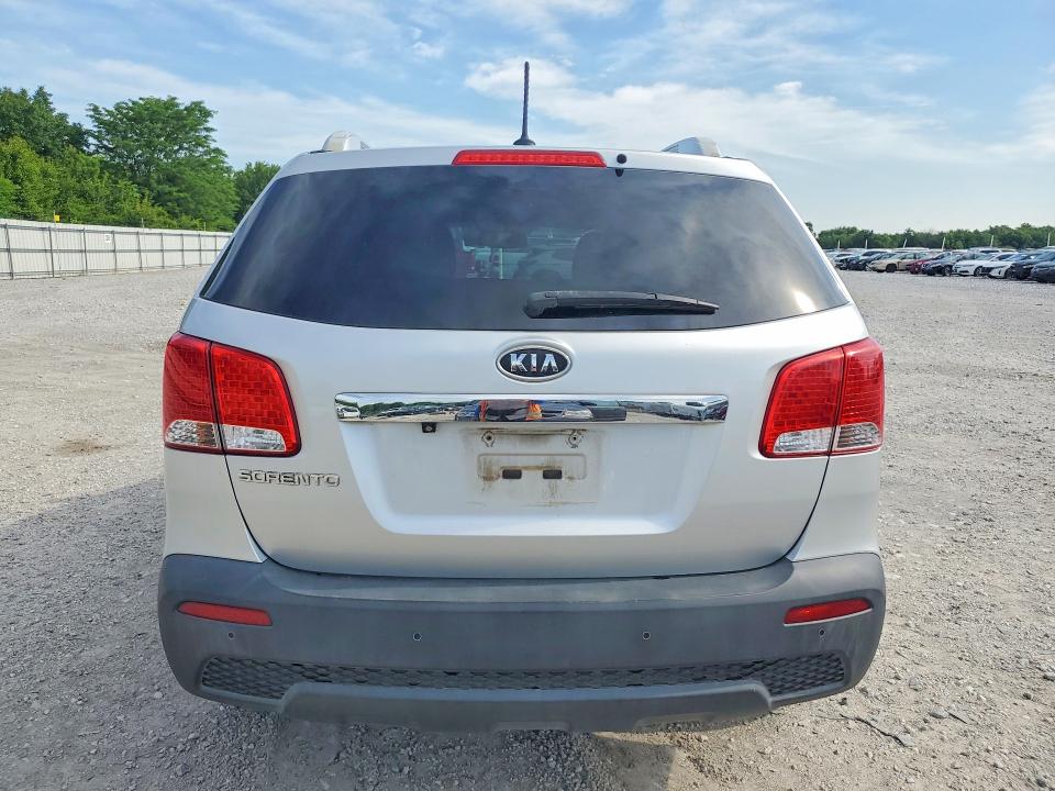 2011 Kia Sorento მანქანა იყიდება აუქციონზე, vin: 5XYKT4A14BG116636, აუქციონის ნომერი: 55022636