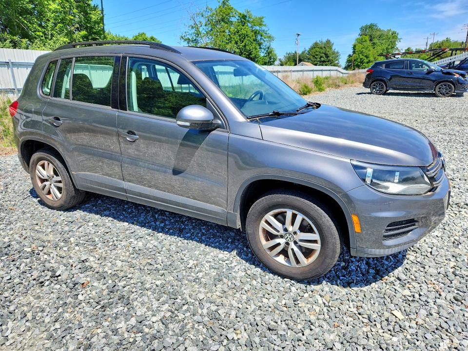 53820786 :رقم المزاد ، WVGAV7AX0FW521294 vin ، 2015 Volkswagen Tiguan مزاد بيع