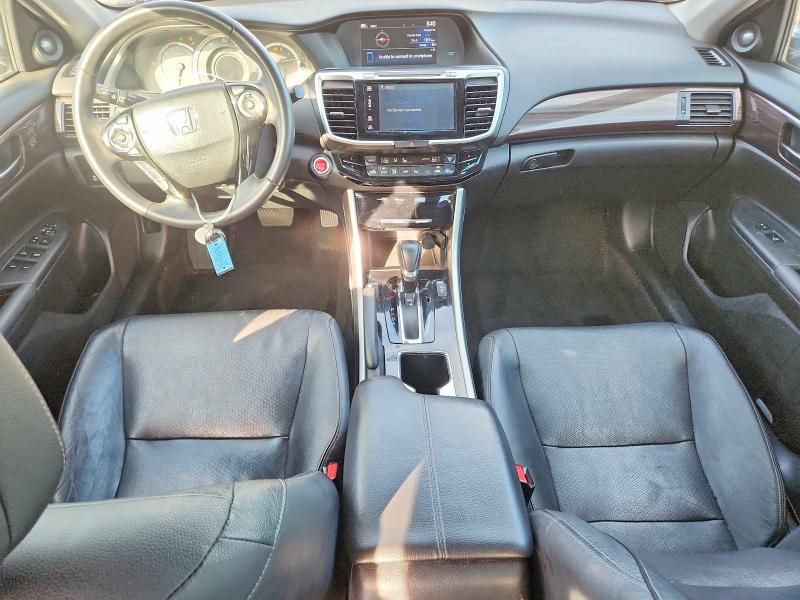 2017 Honda Accord მანქანა იყიდება აუქციონზე, vin: 1HGCR3F87HA006256, აუქციონის ნომერი: 52335756