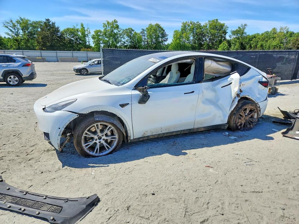 Auction sale of the 2022 Tesla Model Y, vin: 7SAYGDEE4NF357798, lot number: 53797816