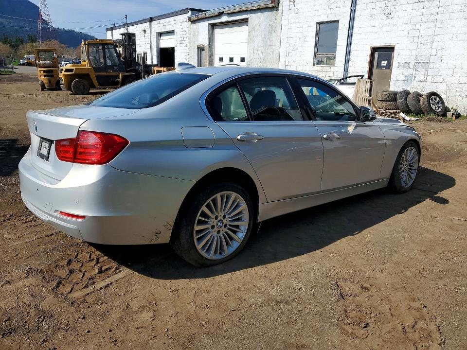 53926776 :رقم المزاد ، WBA3B3G52ENR82552 vin ، 2014 Bmw 328 مزاد بيع