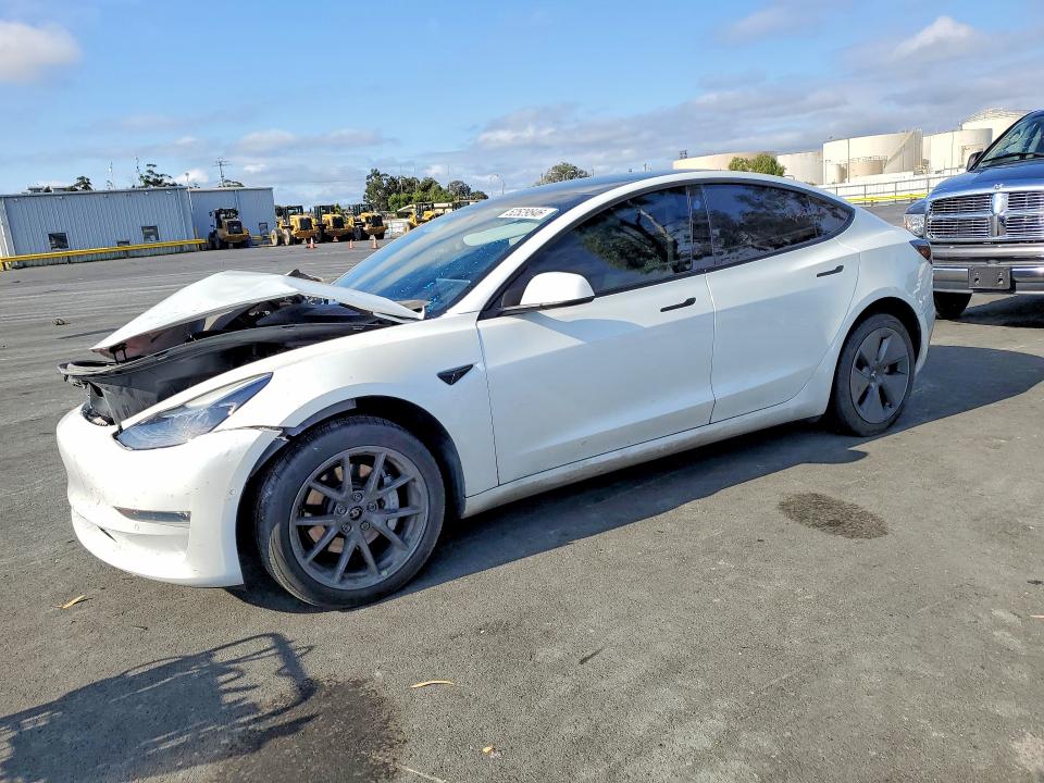 Продажа на аукционе авто 2022 Tesla Model 3, vin: 5YJ3E1EB5NF211721, номер лота: 52529546
