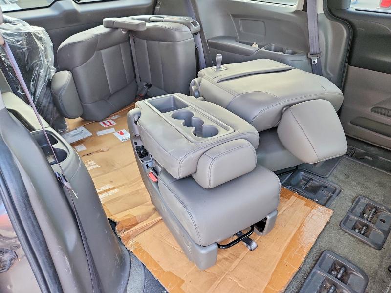 54058016 :رقم المزاد ، 5FNRL5H60EB127134 vin ، 2014 Honda Odyssey مزاد بيع