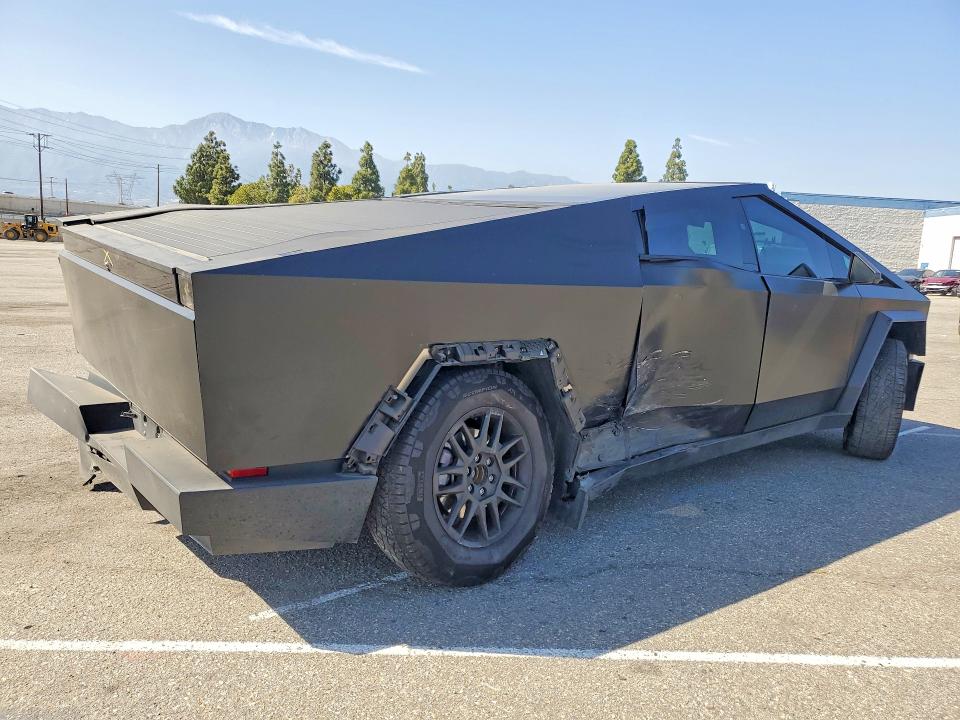 53441356 :رقم المزاد ، 7G2CEHEE3RA035674 vin ، 2024 Tesla Cybertruck مزاد بيع