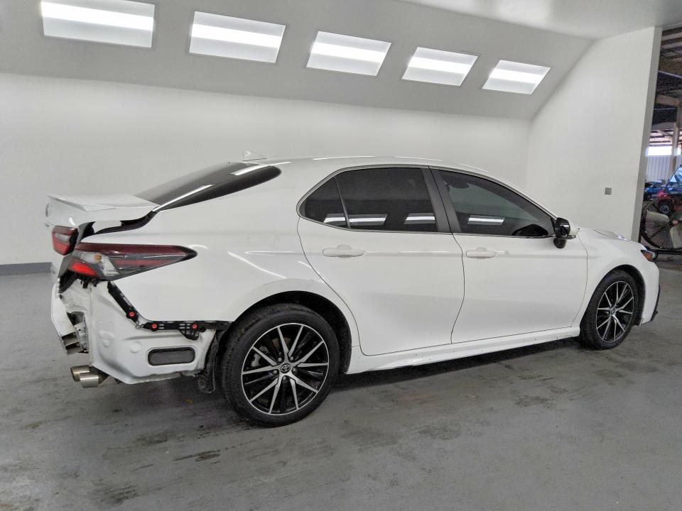 49950976 :رقم المزاد ، 4T1G11AK6PU811107 vin ، 2023 Toyota Camry مزاد بيع