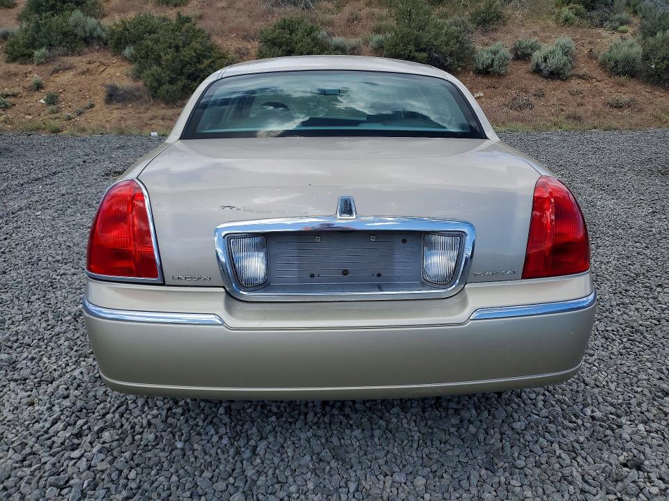 54540546 :رقم المزاد ، 1LNHM82W36Y635338 vin ، 2006 Lincoln Town Car مزاد بيع