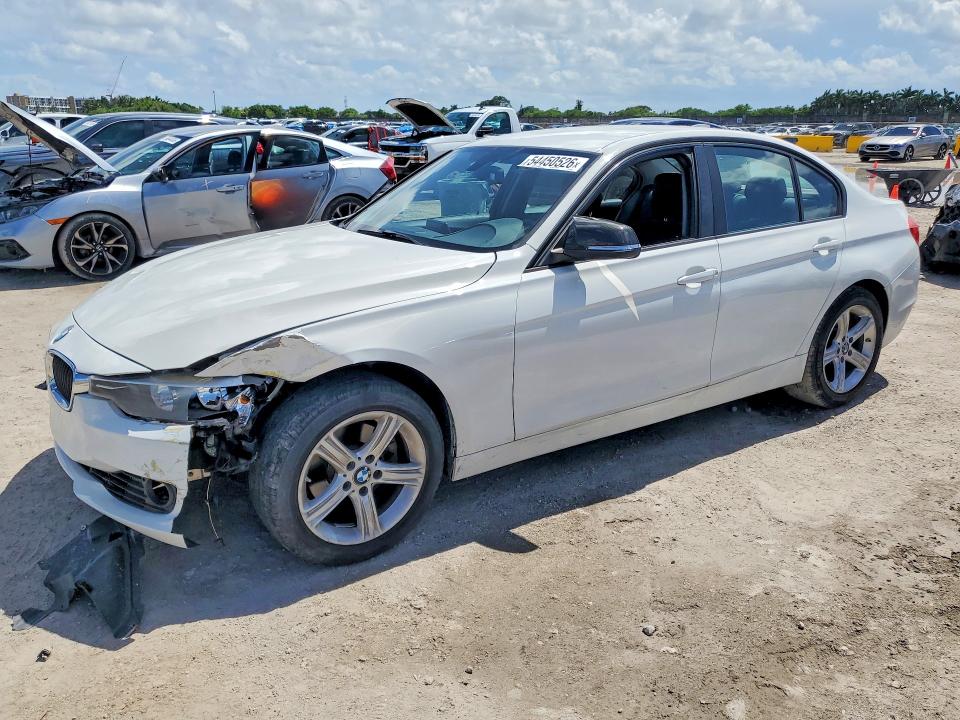 54450526 :رقم المزاد ، WBA3A5C52FF610936 vin ، 2015 Bmw 328 مزاد بيع