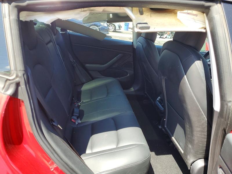 51942546 :رقم المزاد ، 5YJ3E1EB1JF119905 vin ، 2018 Tesla Model 3 مزاد بيع