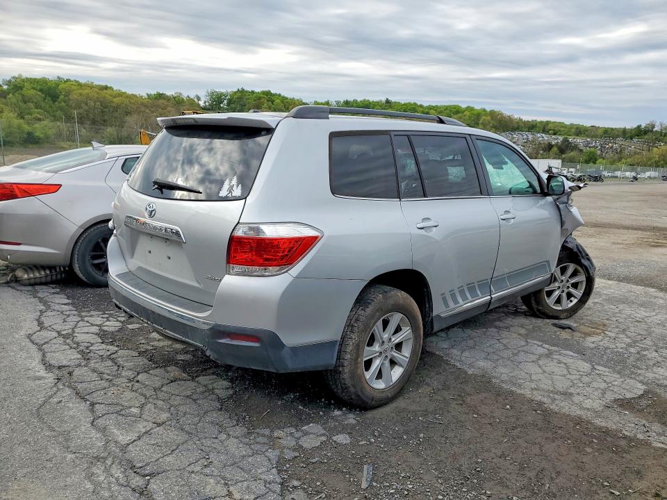 52364826 :رقم المزاد ، 5TDBK3EH7CS112671 vin ، 2012 Toyota Highlander مزاد بيع