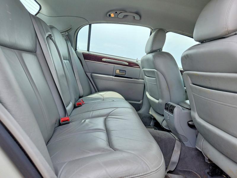 Продажа на аукционе авто 2004 Lincoln Town Car, vin: 1LNHM83W44Y680171, номер лота: 54993966